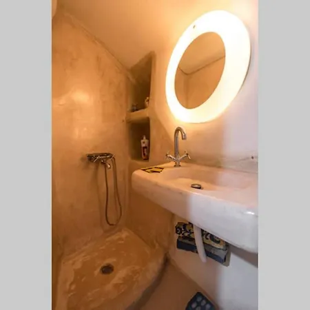 Chalaris Armeni Vakantiehuis Oía